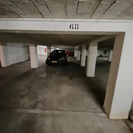 The Banker - Free Parking