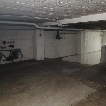 The Banker - Free Parking * Antwerpen